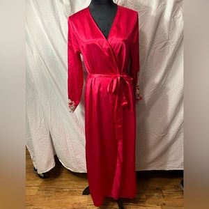NWOT. Flora S/M pink robe
